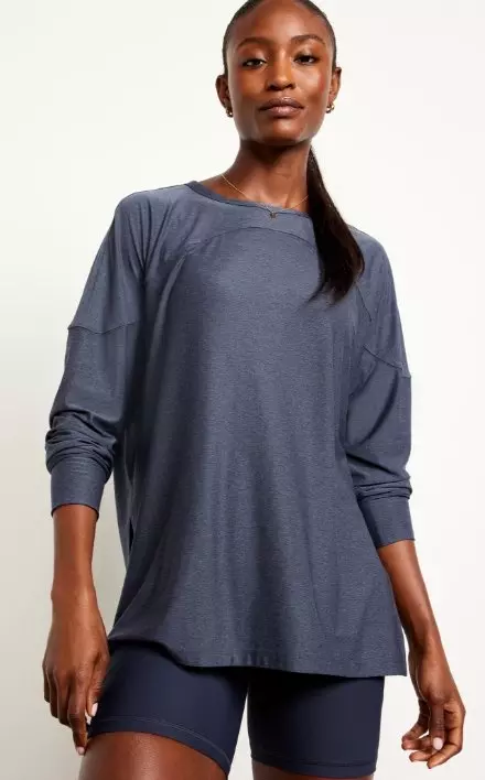 A female model wears a CloudMotion Tunic.