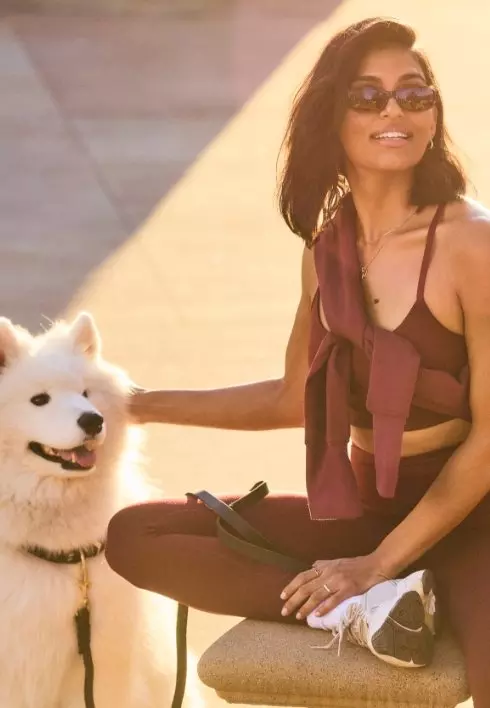 A female model wears Weekend Errands activewear.