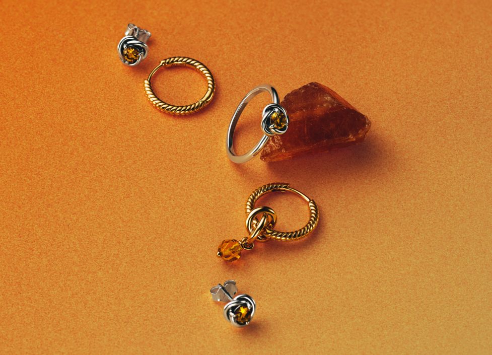 Schmuck aus Silber und Gold