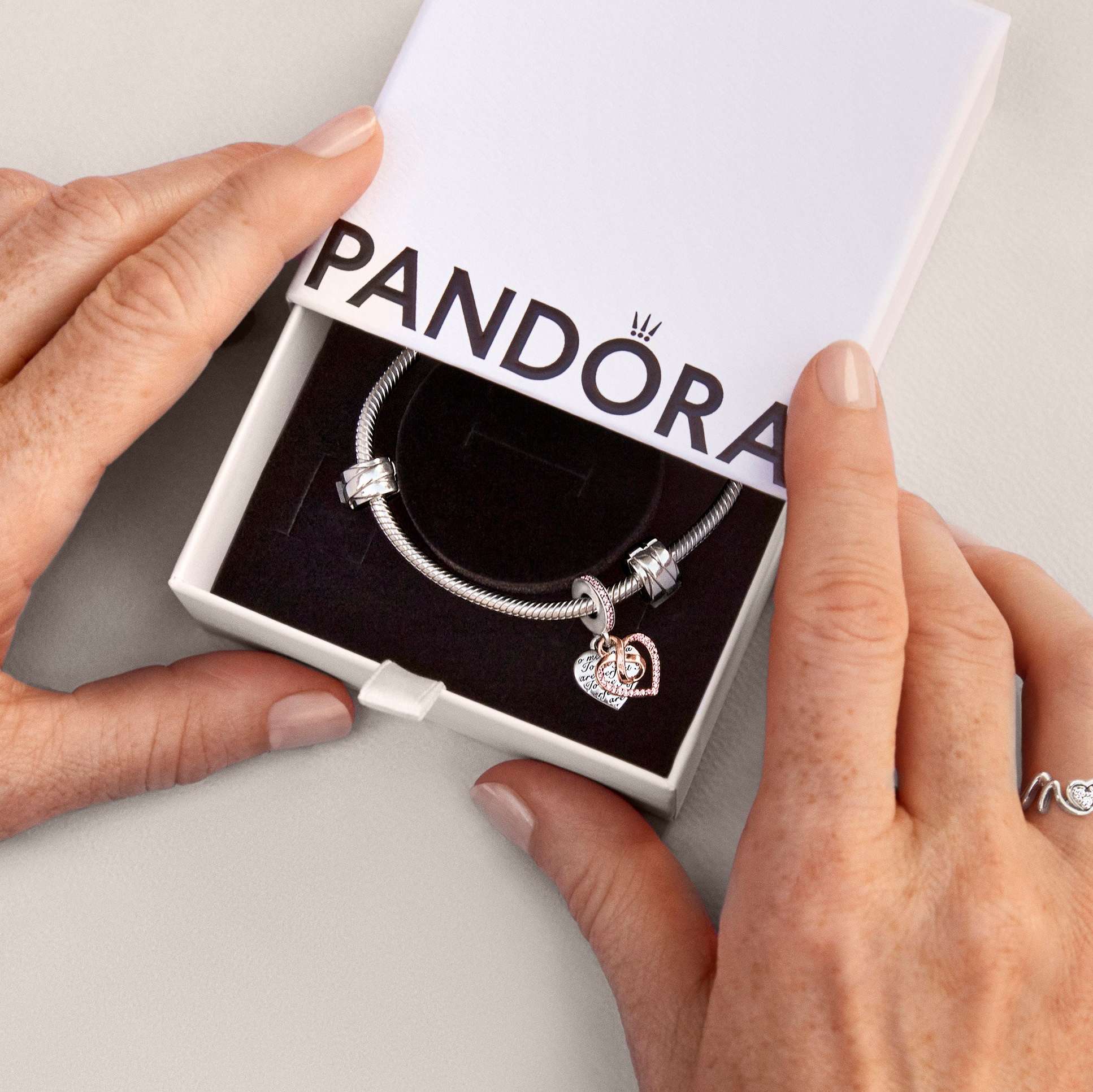 Regalos para mi hija Joyas para madre e hija Pandora ES