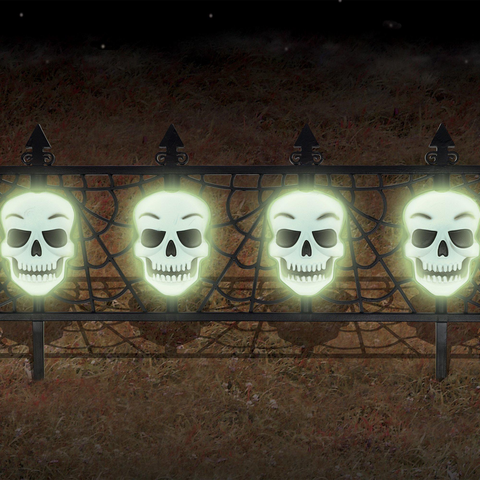 Gothic Skull Fences 2ct