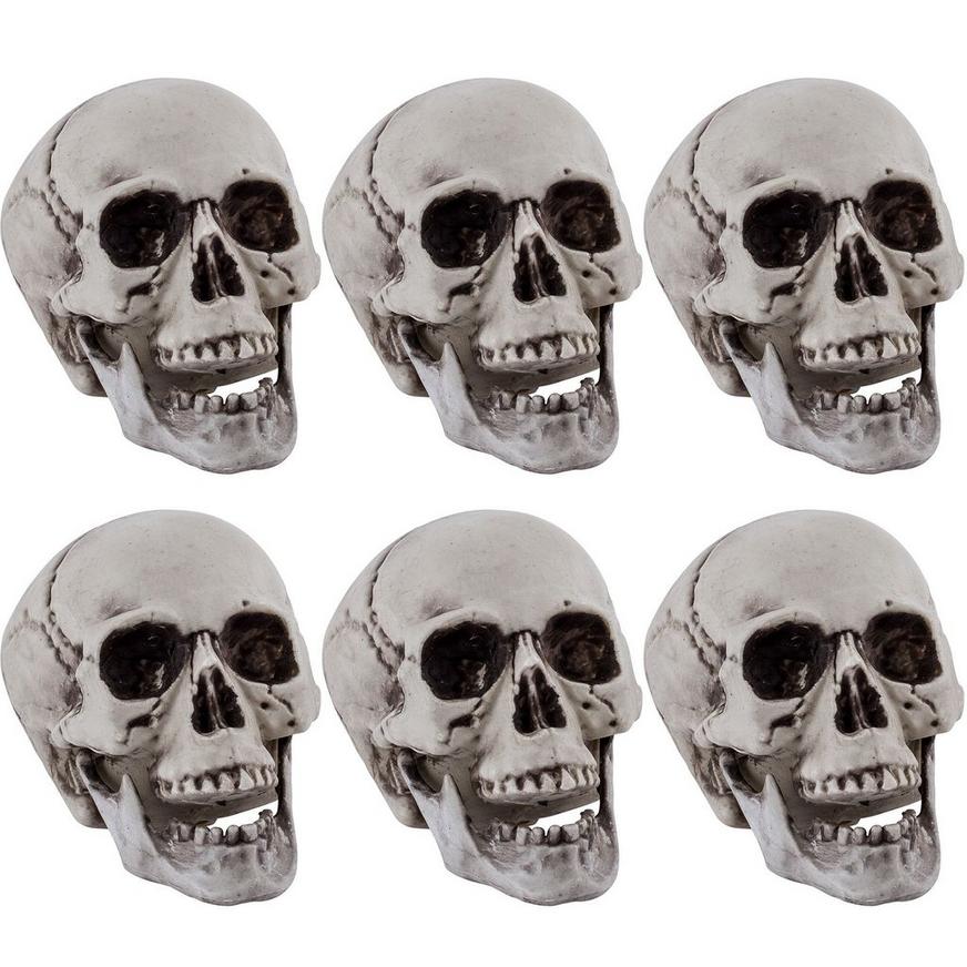 Plastic Skulls 6ct