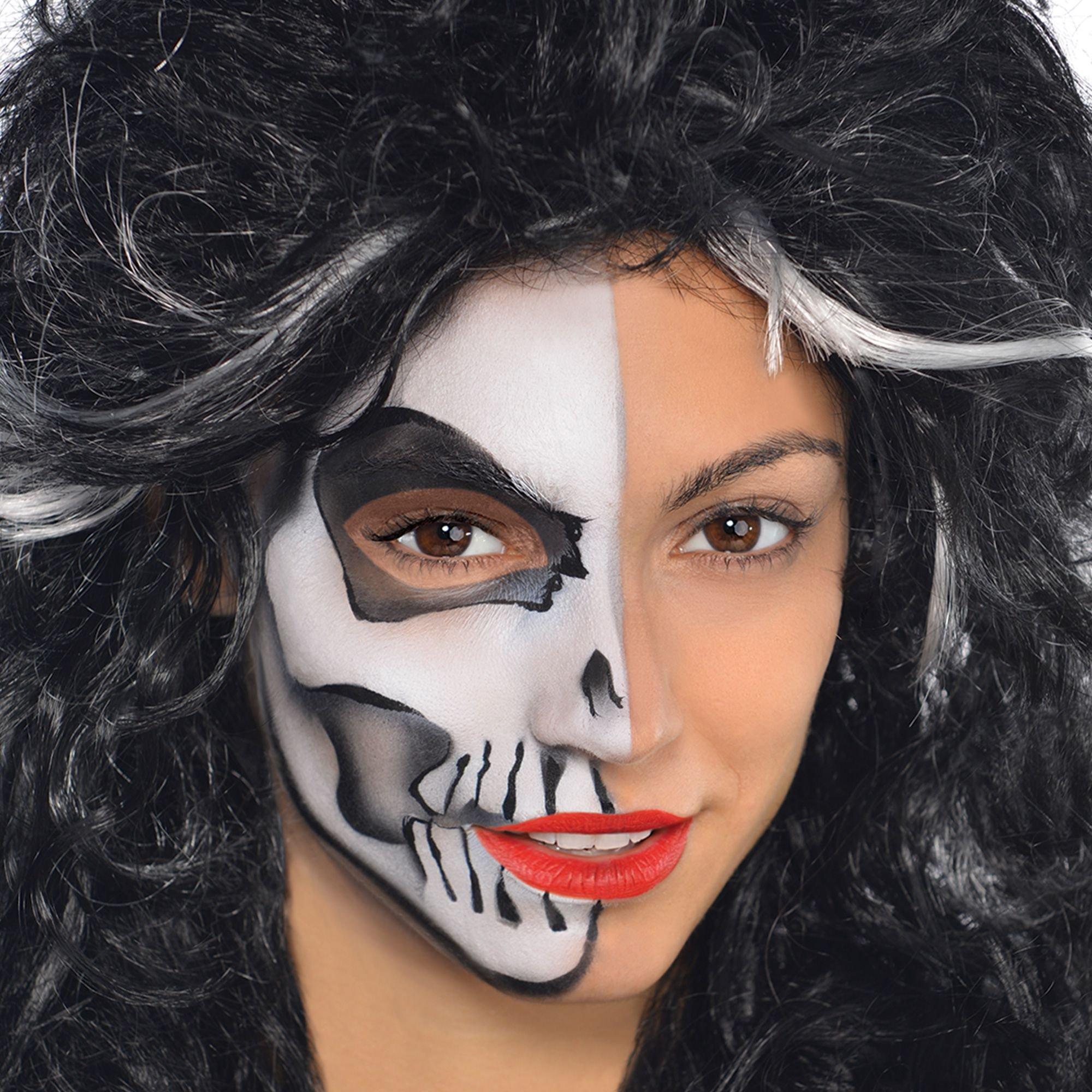 Kids halloween , black and white, face paint ideas  Black halloween makeup,  White face halloween, Face painting halloween