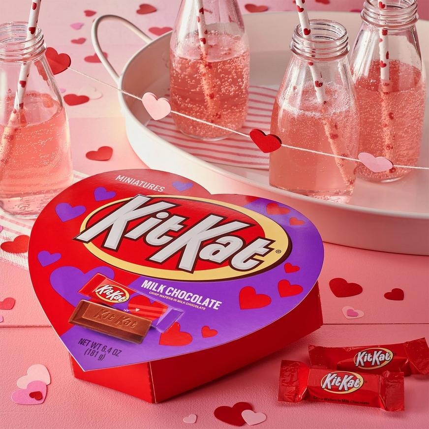 Kit Kat® Miniatures Valentine's Day Heart-Shaped Gift Box, 6.4oz - Milk Chocolate