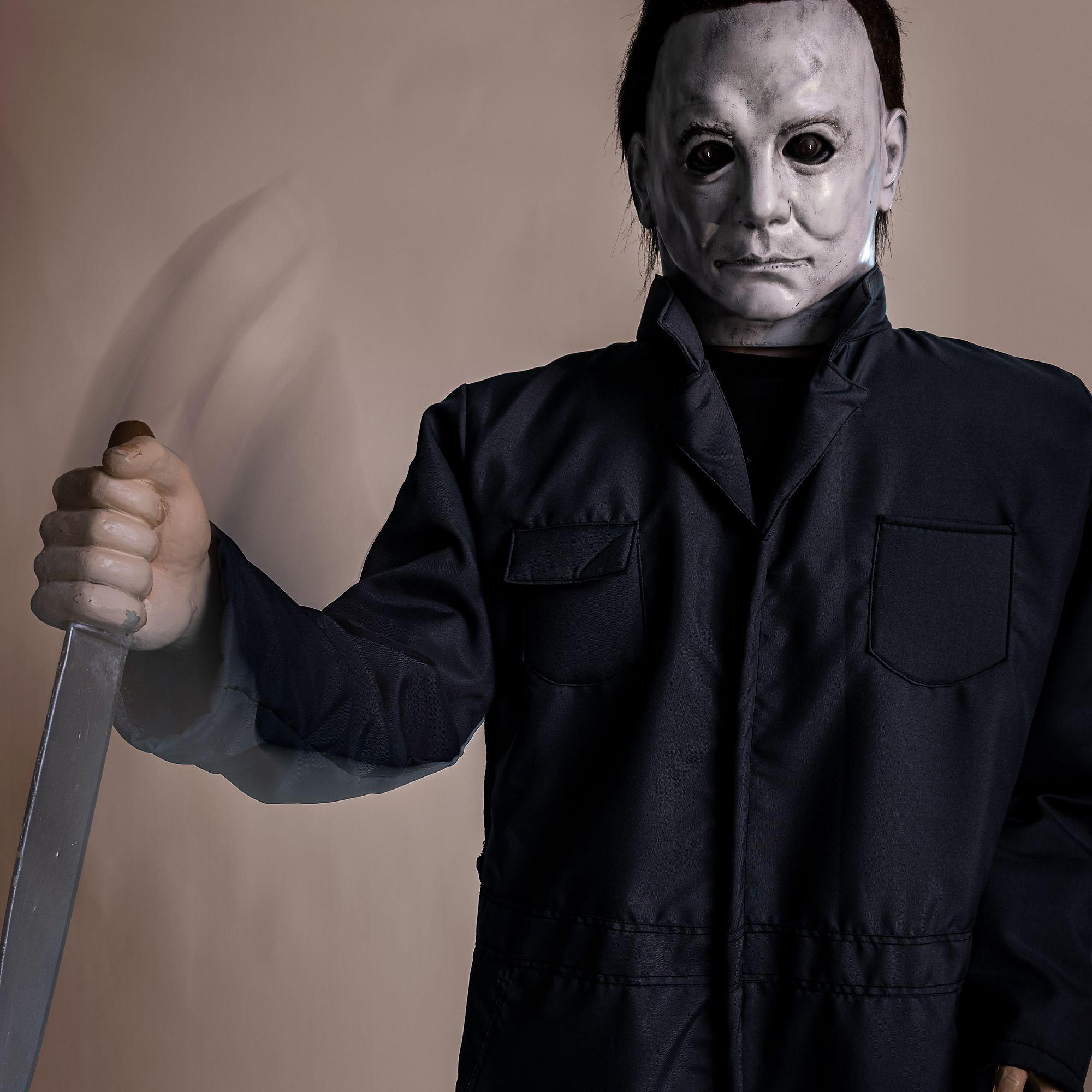 Animatronic Michael Myers Halloween Decoration, 6.6ft - Halloween ...