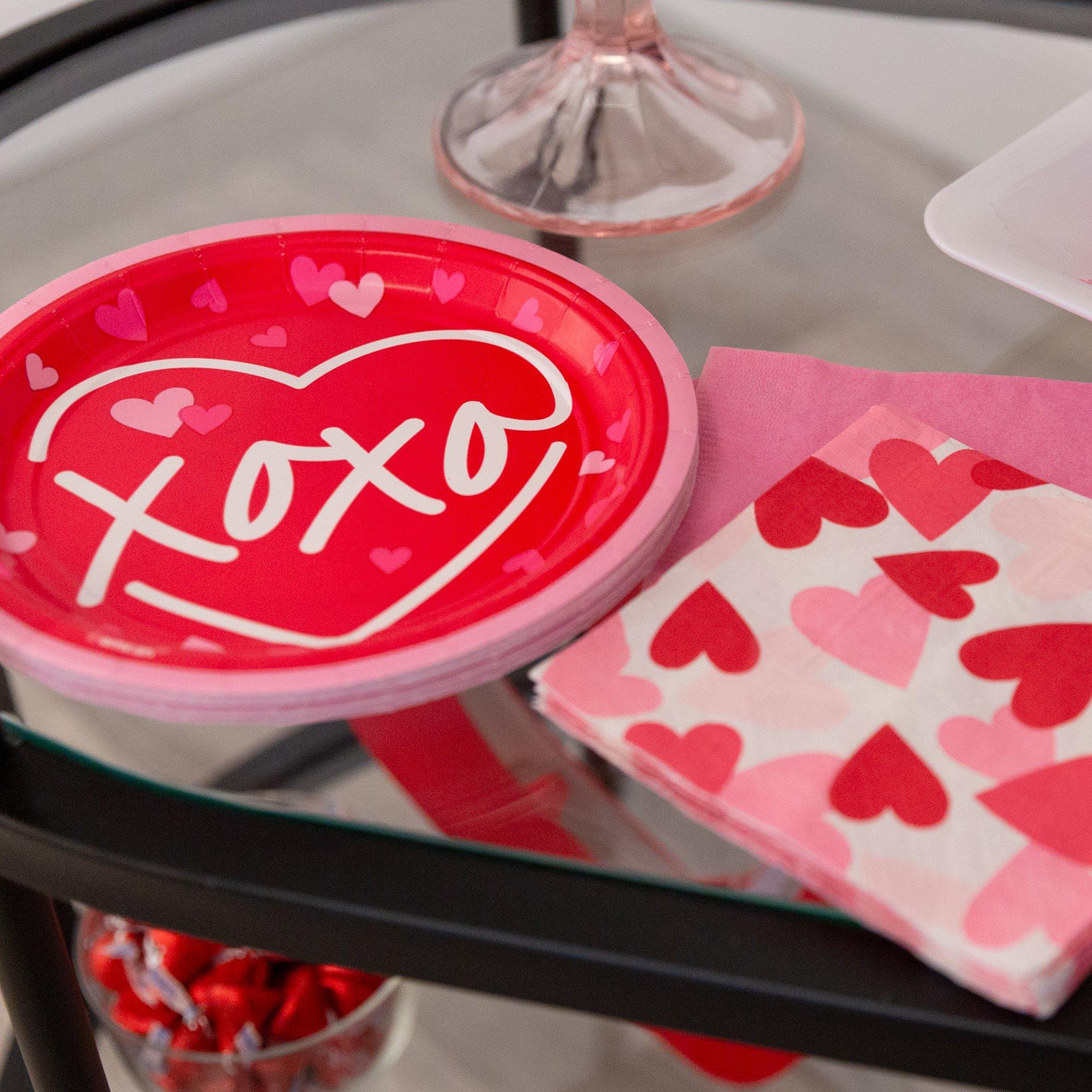 XOXO Paper Dessert Plates, 7in, 8ct - Cross My Heart