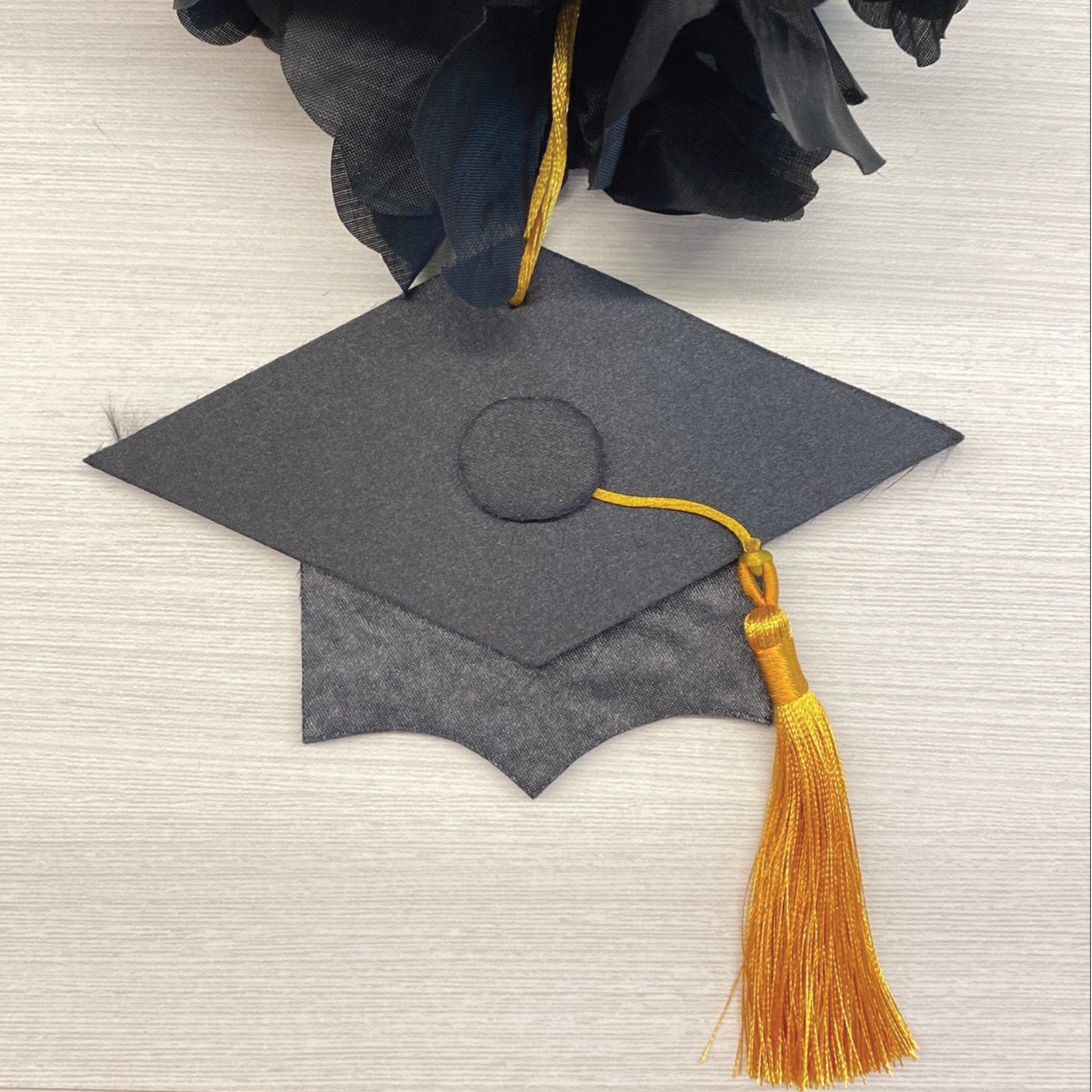 Black & Gold Grad Cap Fabric Flower Lei, 20in