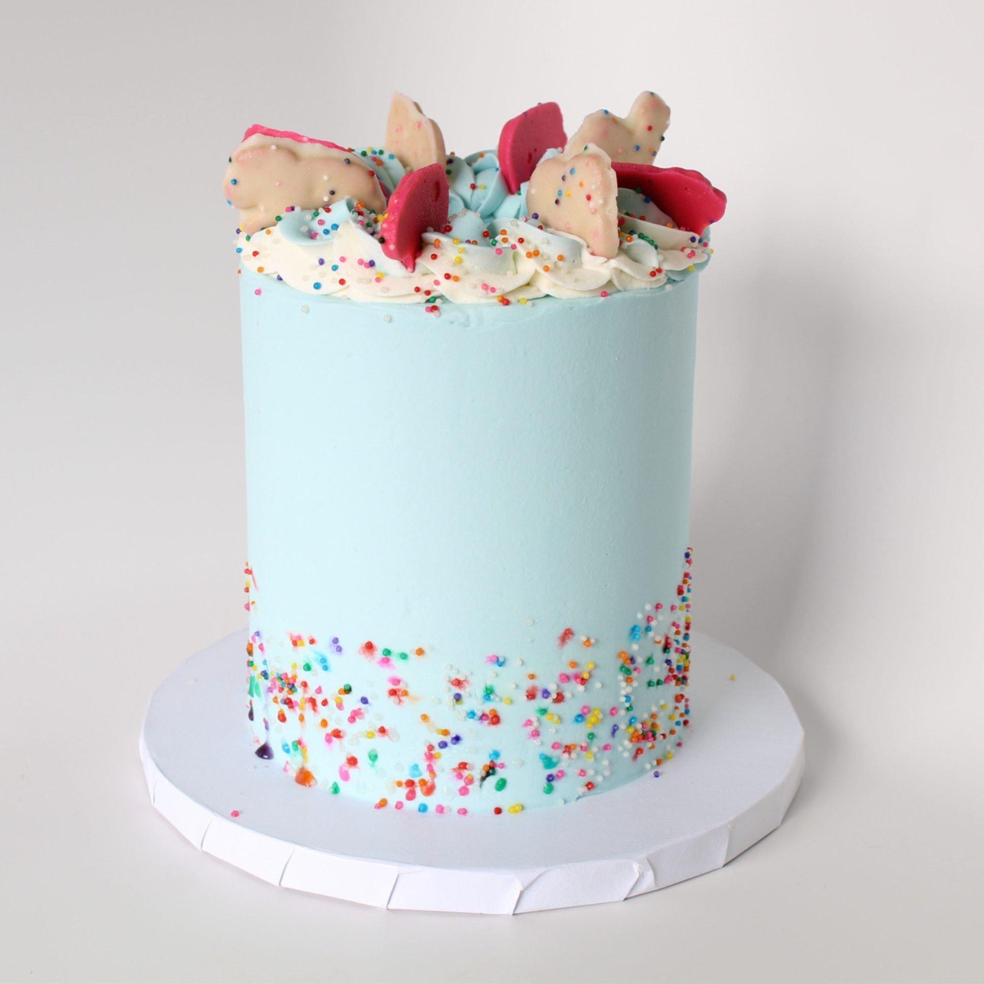 Pink LV Birthday Cake cake flavor-Vanilla buttercream with cookies an