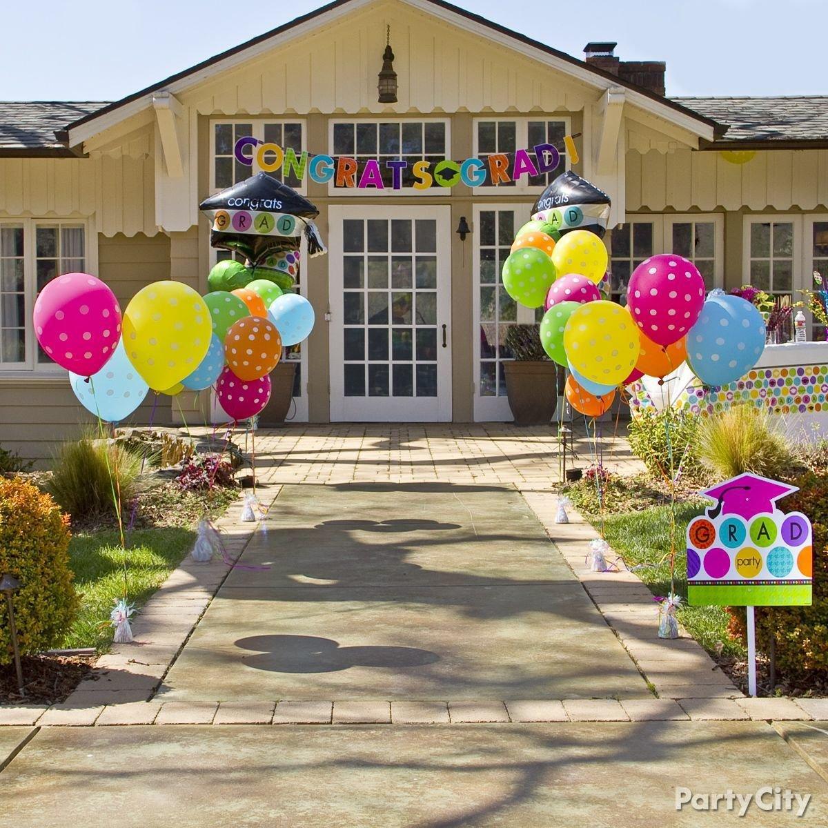 Graduation Balloon Decorations For Outdoor Pathway