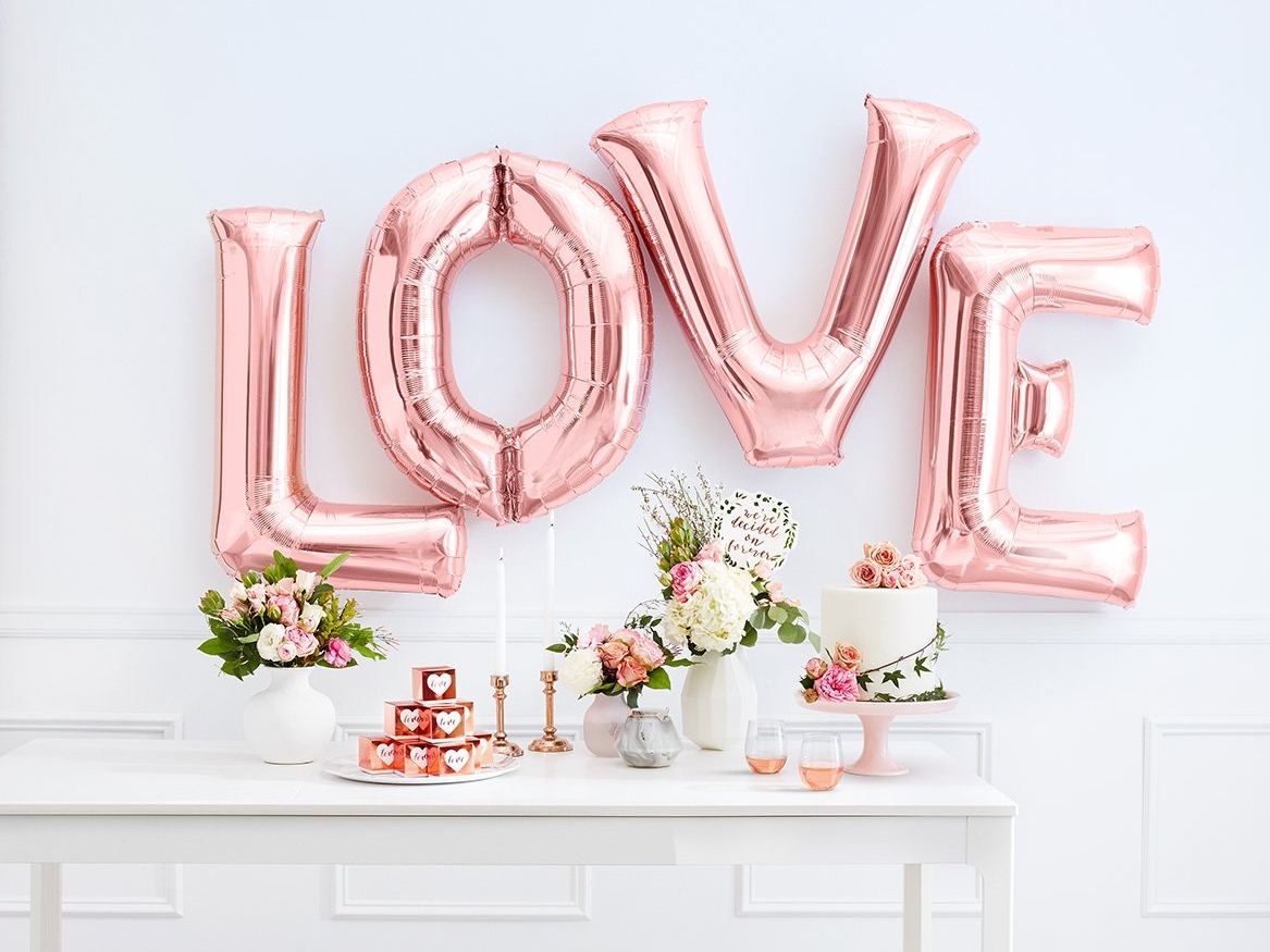 Online Party Store with over 850 Store Locations Party City