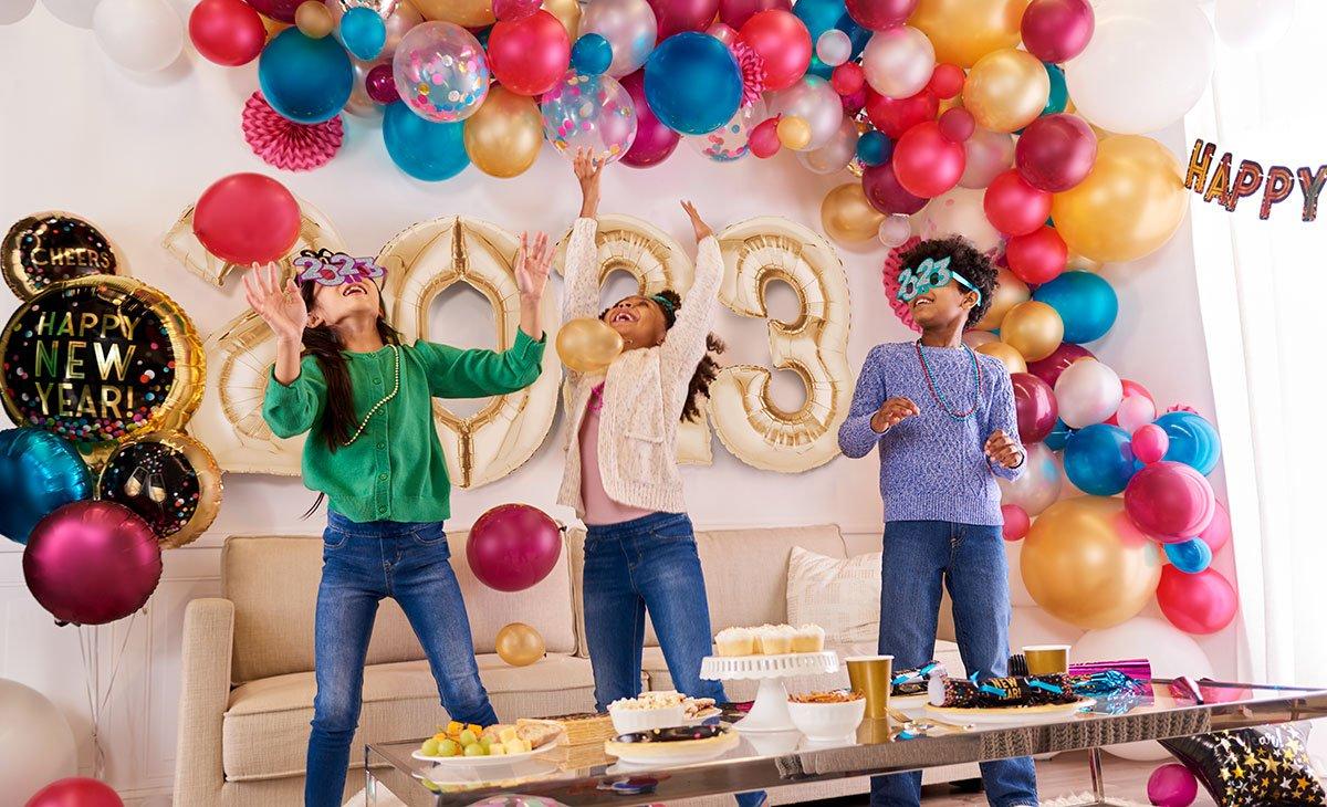StepByStep DIY Balloon Arch Instructions Party City
