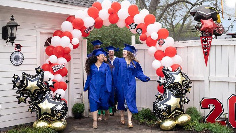 Step-By-Step DIY Balloon Arch Instructions