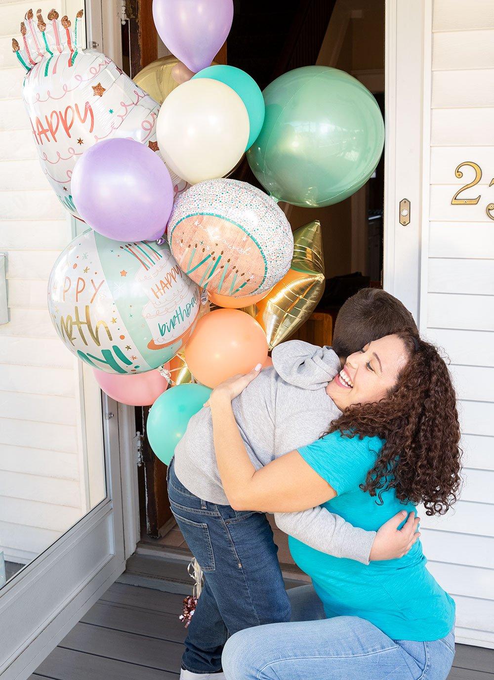 How to Tie a Balloon StepbyStep Tutorial Party City