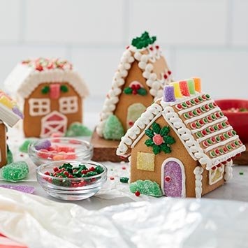 Gingerbread Kits & Candy​