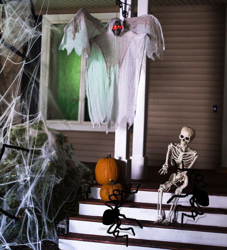 DIY Outdoor Halloween Decoration Porch with Ghost