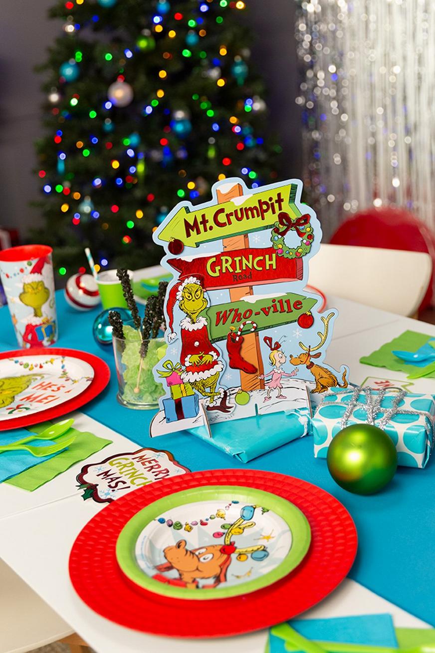 Grinch-themed Centerpieces