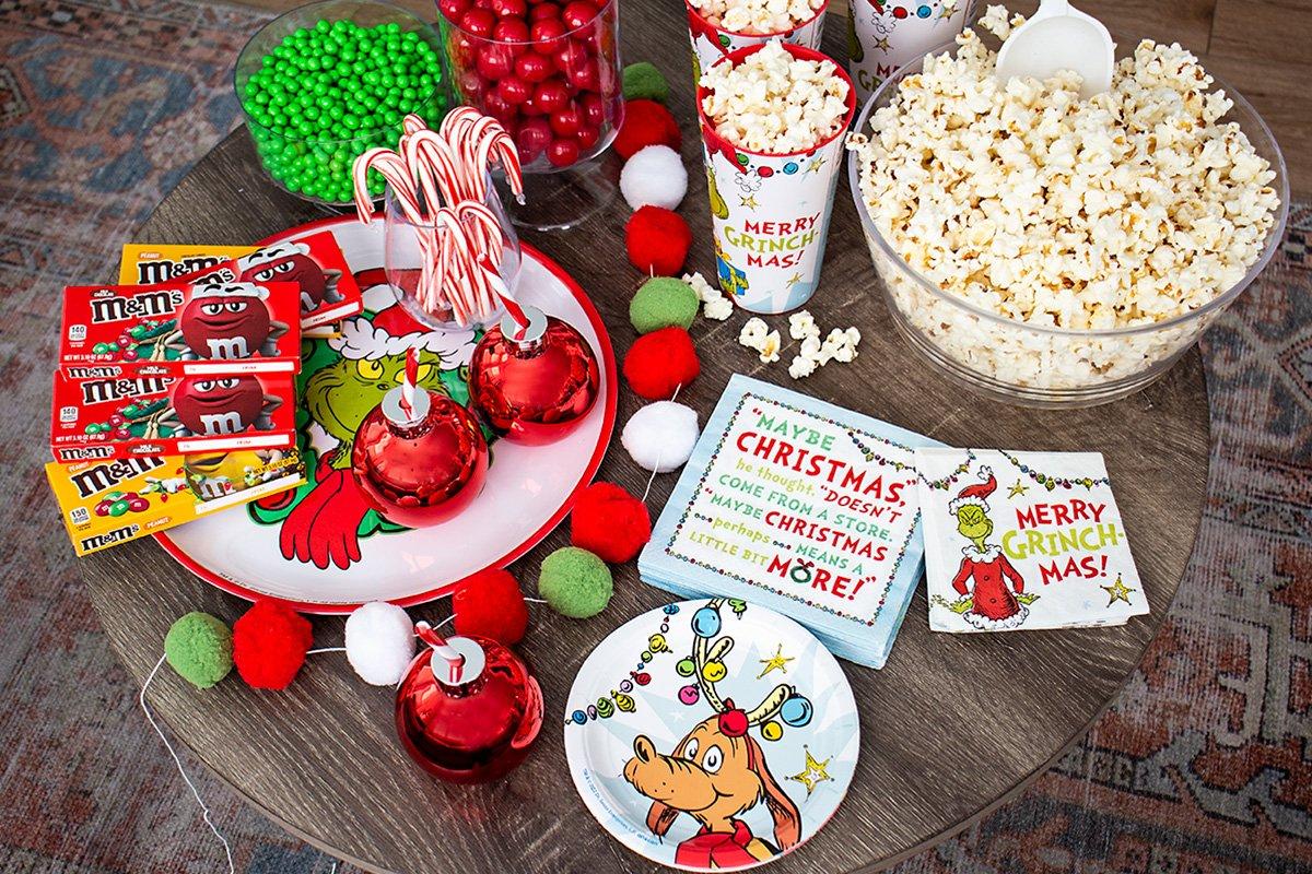 GrinchThemed Christmas Dinner Party City
