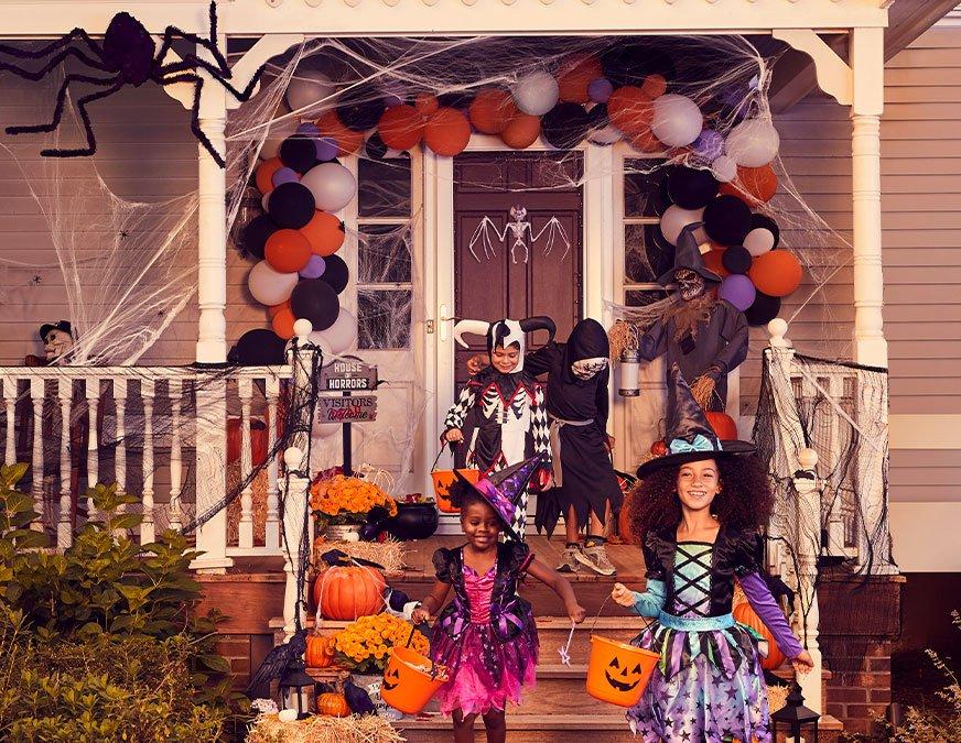 Outdoor Halloween Decoration Ideas Front Porch Balloon Arch
