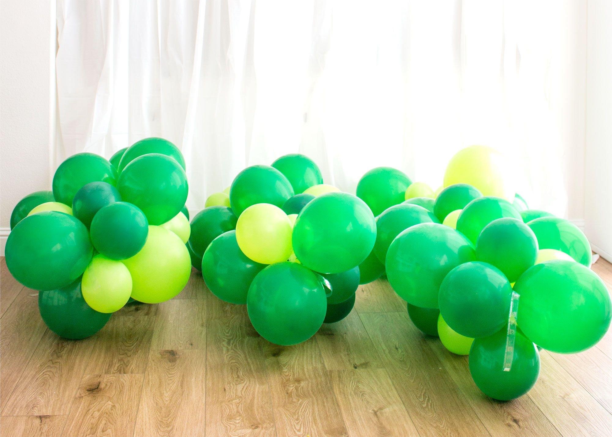 Balloon Garland with Latex Balloons Into Smaller Garlands for Assembly