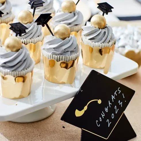 Graduation Dessert grad cupcakes