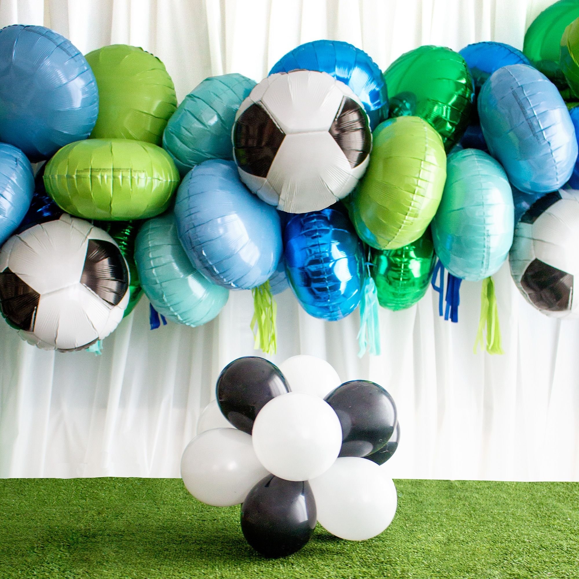 21 Balloon Centerpiece Ideas Party City