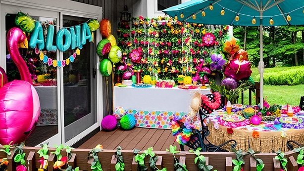 Hawaiian Luau Party Supplies & Decorations | Party City