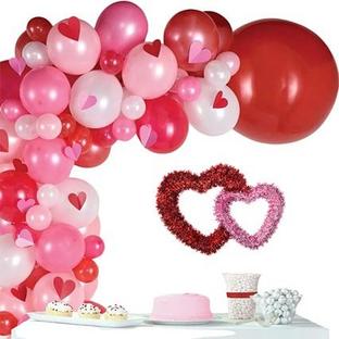 Valentine's Day Décor & Heart Decorations