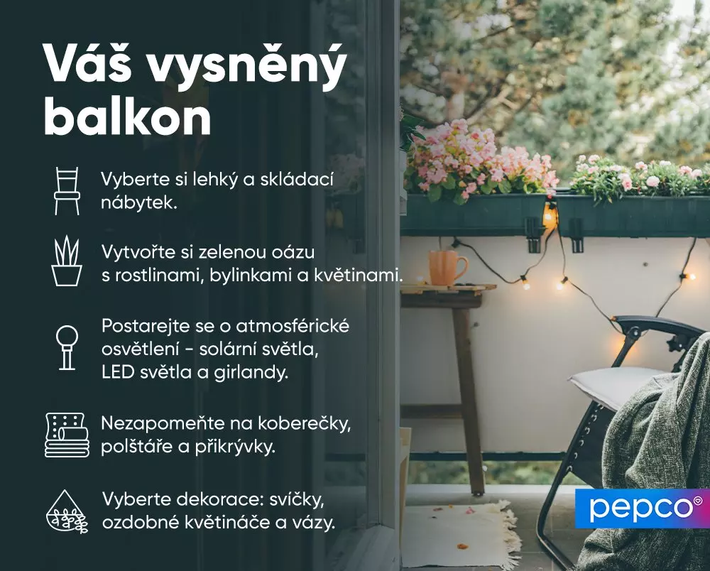 Útulný balkon s květinami, světelnými řetězy a pohodlným nábytkem. Informační grafika Pepco o zařízení balkonu.