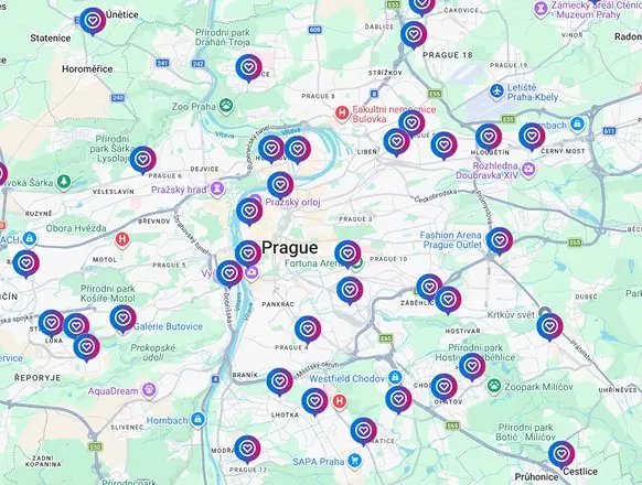 Mapa Prahy s modrými značkami polohy prodejen Pepco.