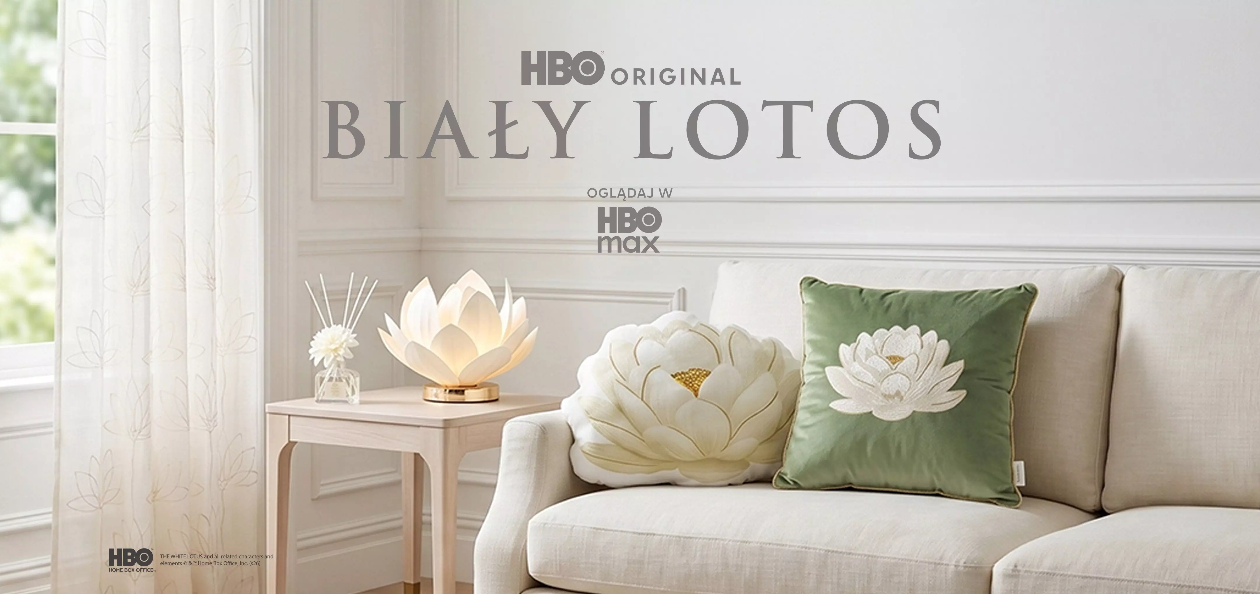 Kolekcja Pepco inspirowana serialem HBO BIAŁY LOTOS z poduszkami i lampą w kształcie lotosu.