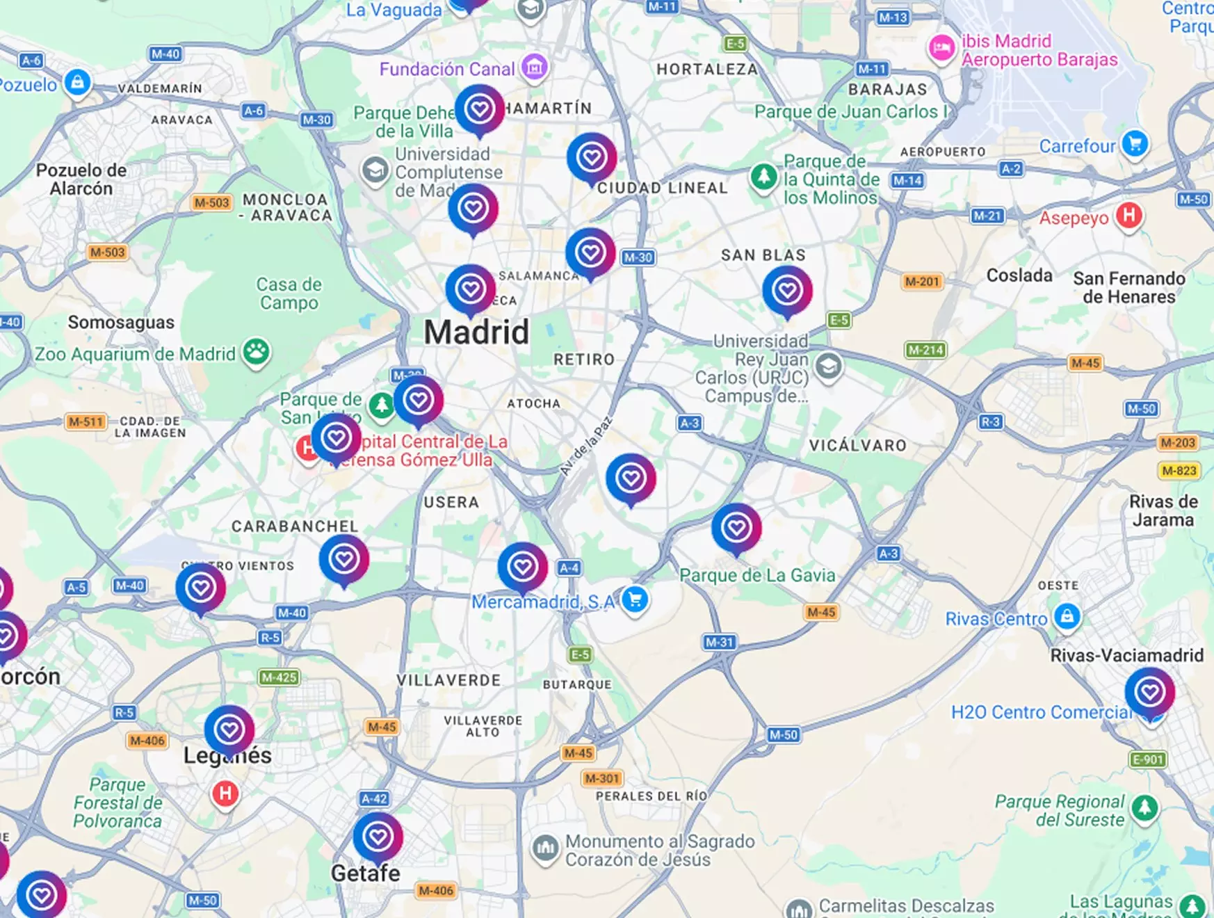 Mapa de ubicaciones de tiendas Pepco en Madrid con marcadores de puntos azules y morados.