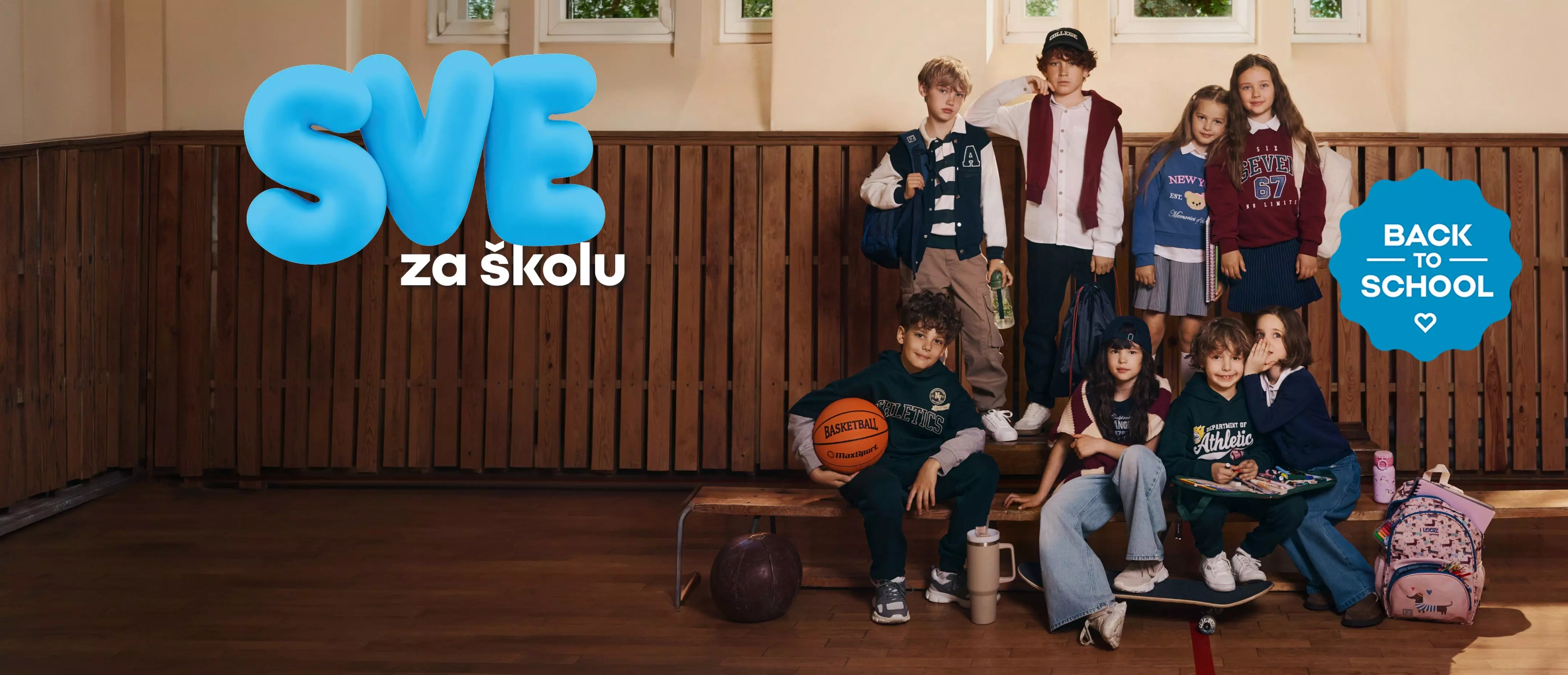 Pepco djeca u školskoj odjeći s ruksacima na stepenicama, natpis SVE za školu i BACK TO SCHOOL.