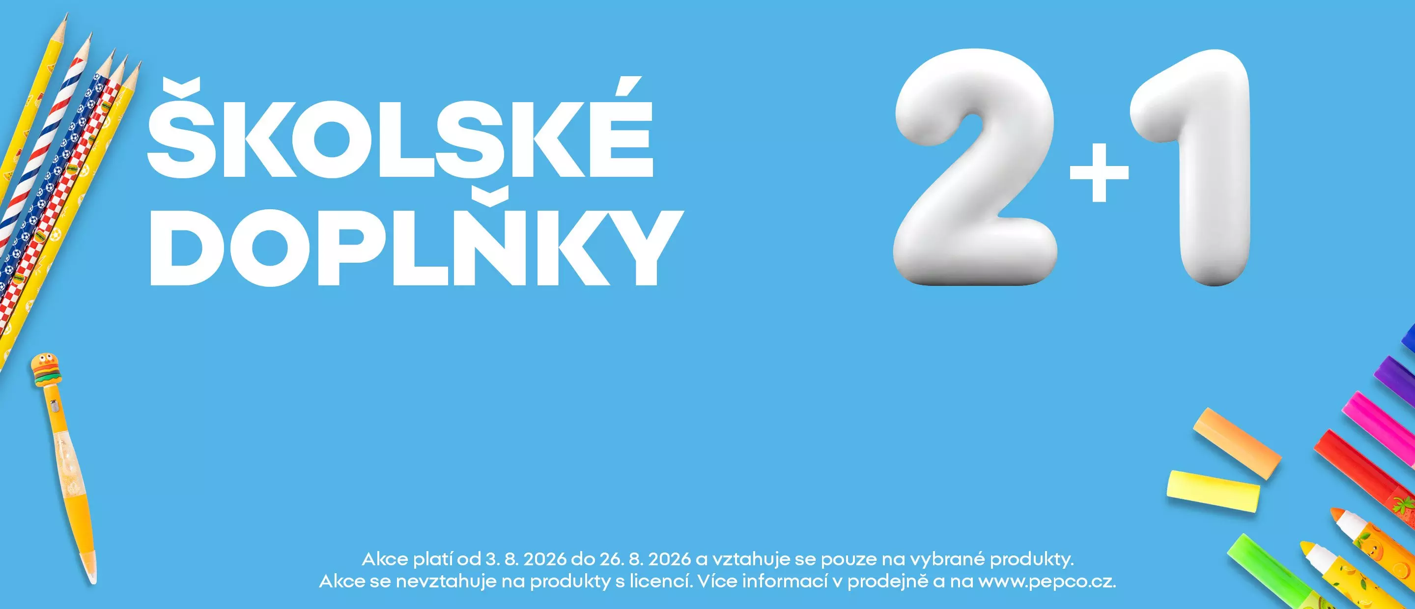 Pepco školské doplňky 2+1 s barevnými tužkami a fixami na modrém pozadí.