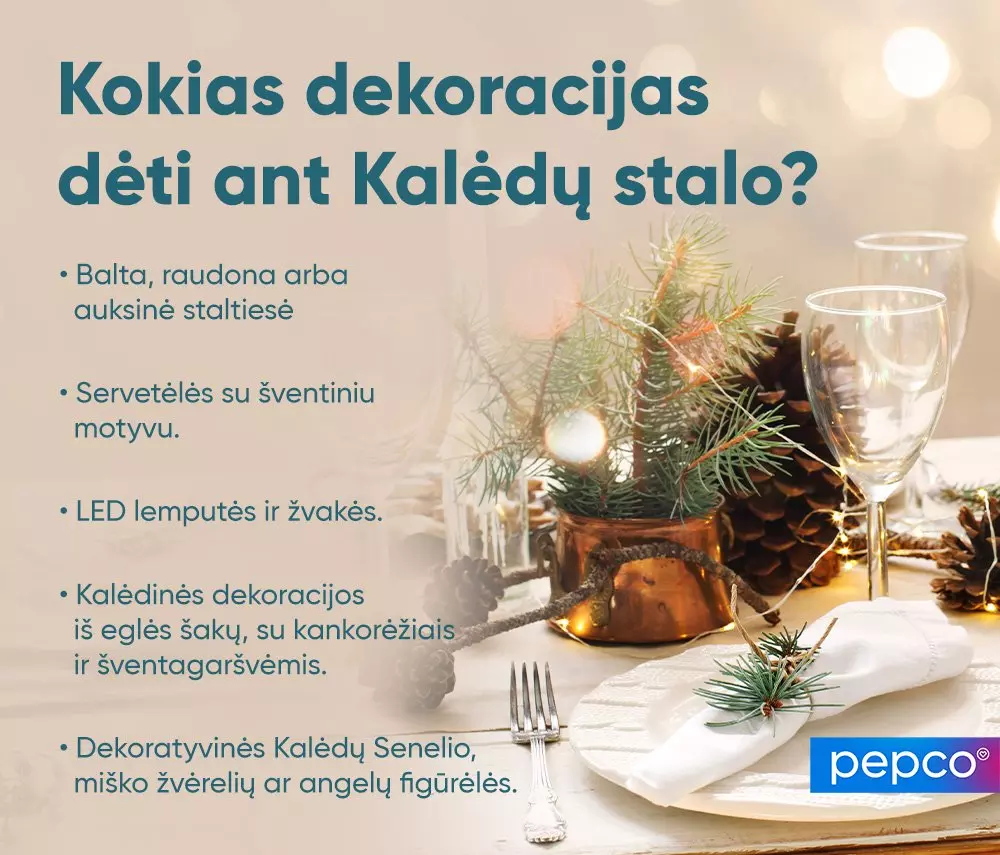 Kalėdinis stalo serviravimas su eglės šakomis, kankorėžiais, žvakėmis ir stiklinėmis, pepco logotipas.