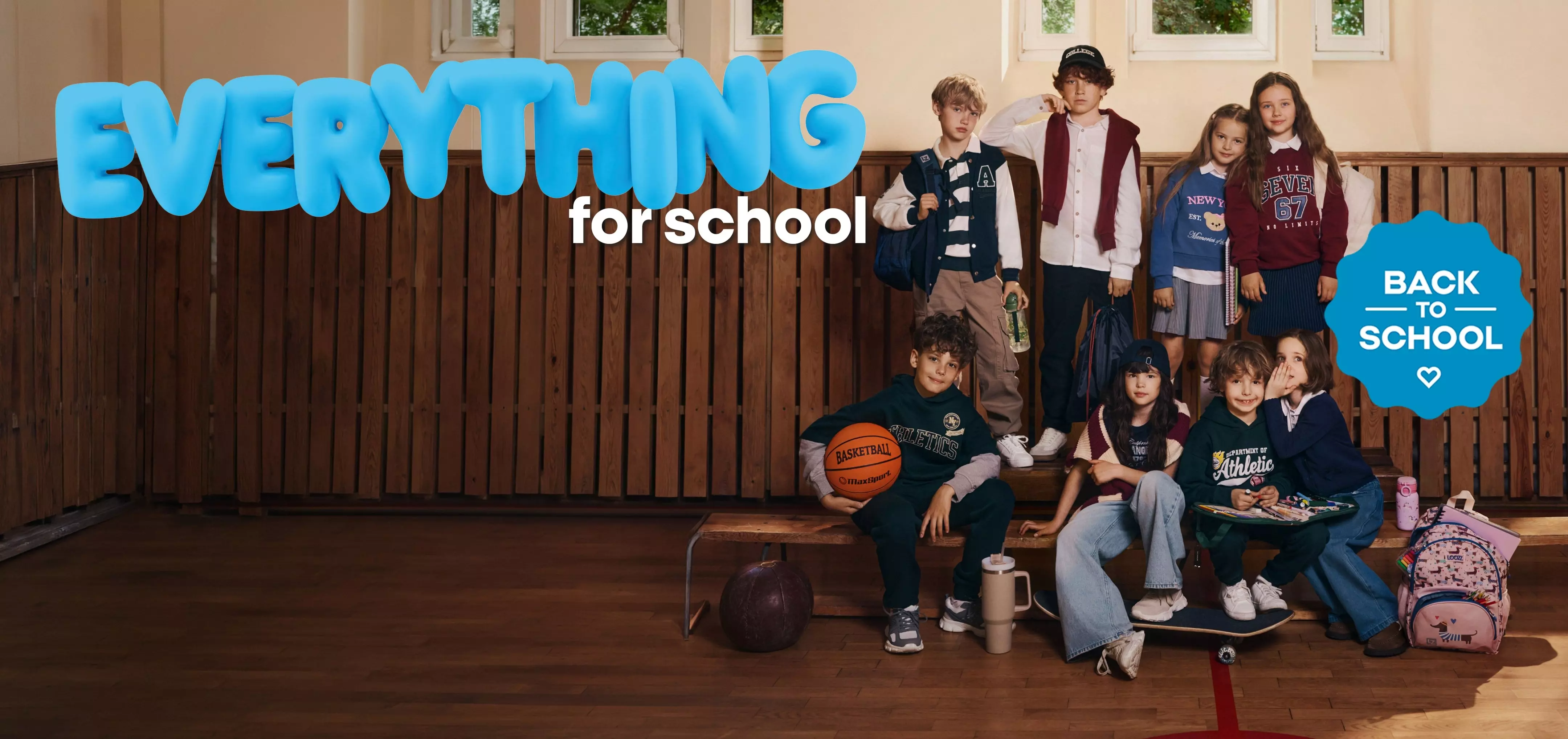 Crianças em roupa escolar Pepco com texto EVERYTHING for school e BACK TO SCHOOL.