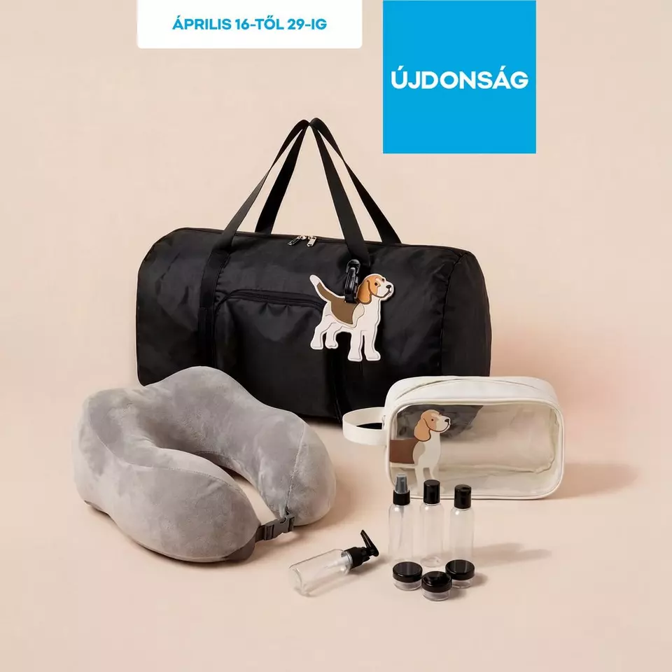 Fekete utazótáska beagle mintával, szürke nyakpárna, átlátszó neszeszer és utazó flakonok.