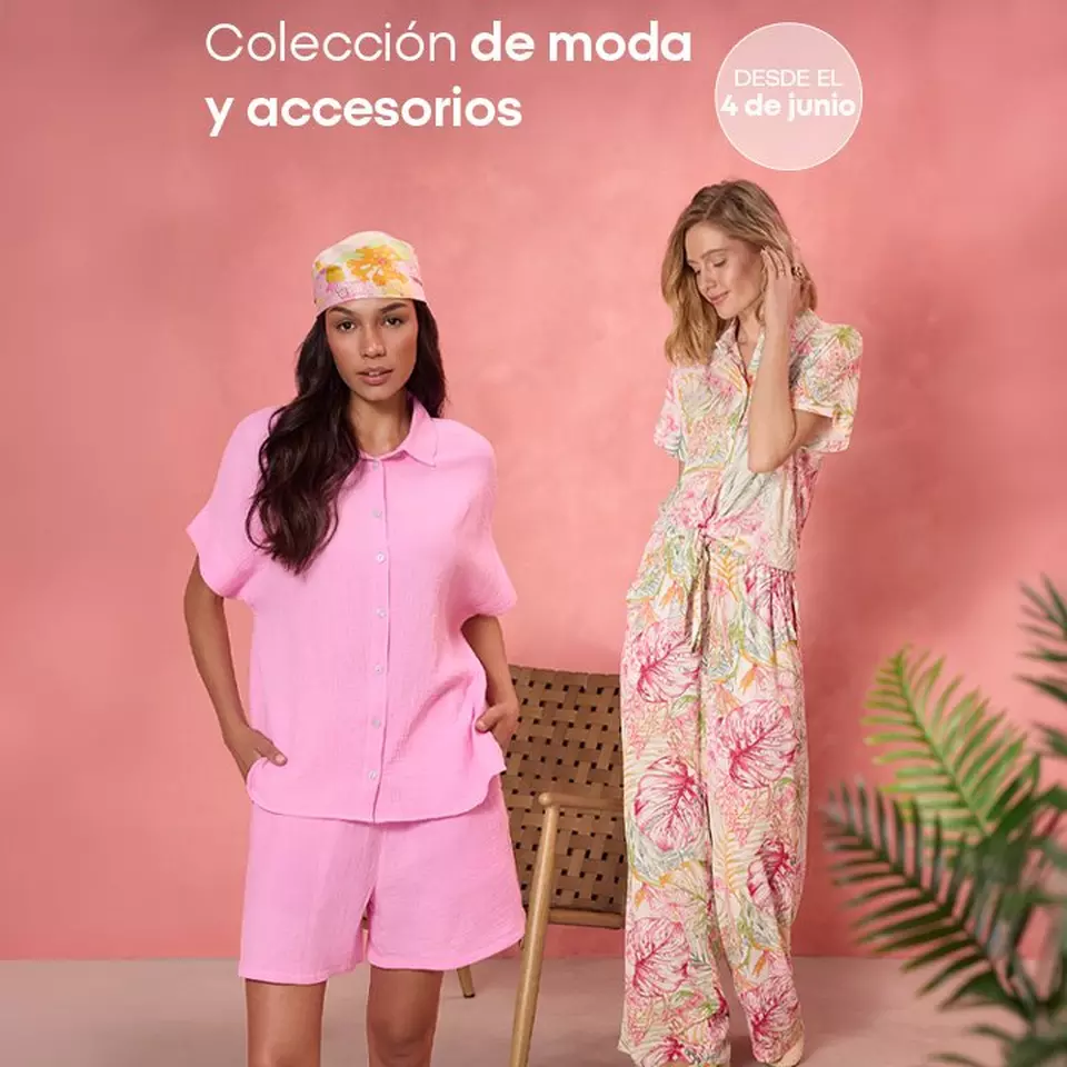 Dos mujeres modelan pijamas de verano Pepco, uno rosa y otro con estampado floral, disponibles desde el 4 de junio.