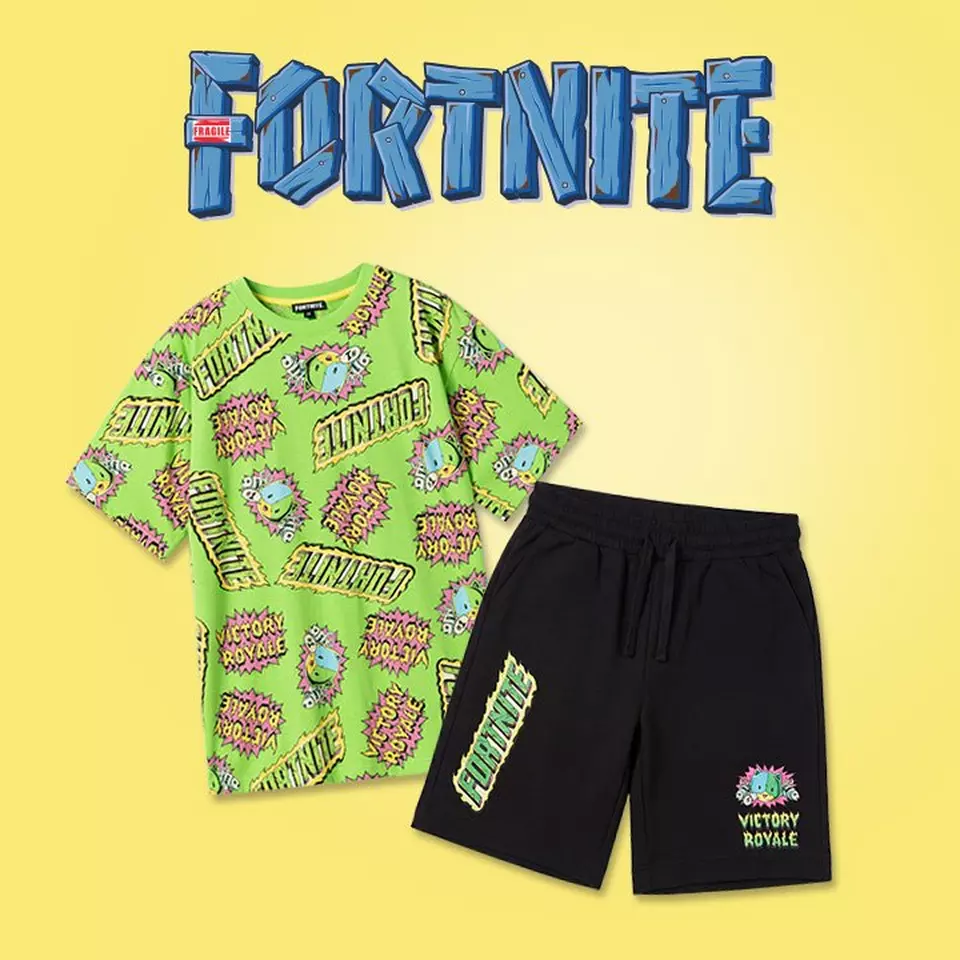 Zestaw Pepco Fortnite: zielona koszulka i czarne spodenki z kolorowymi nadrukami Victory Royale.