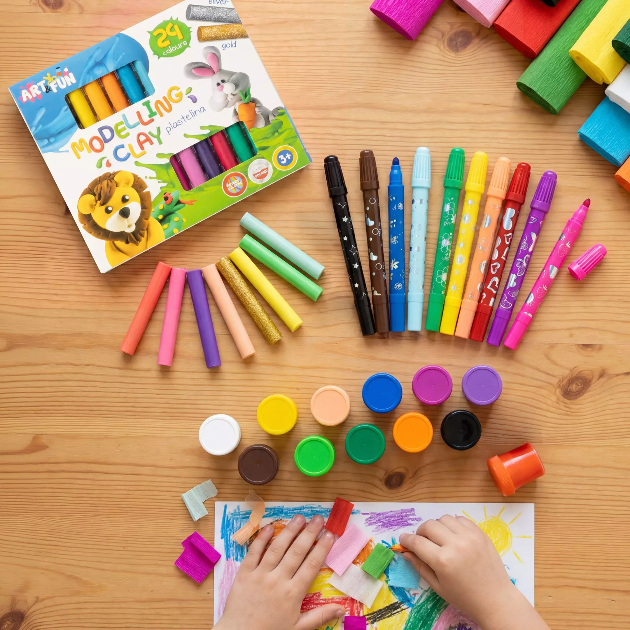 Pepco Art & Fun modelling clay set with colourful markers, paint pots, and child's hands creating artwork.