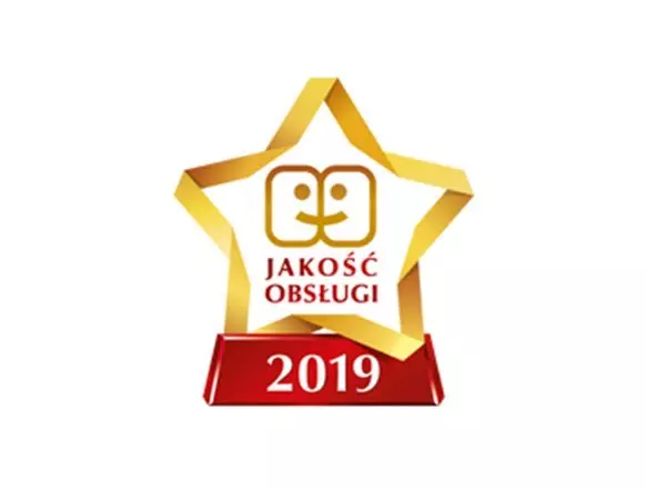 Pepco quality service award trophy featuring a gold star with "JAKOŚĆ OBSŁUGI" text and "2019" on a red base.