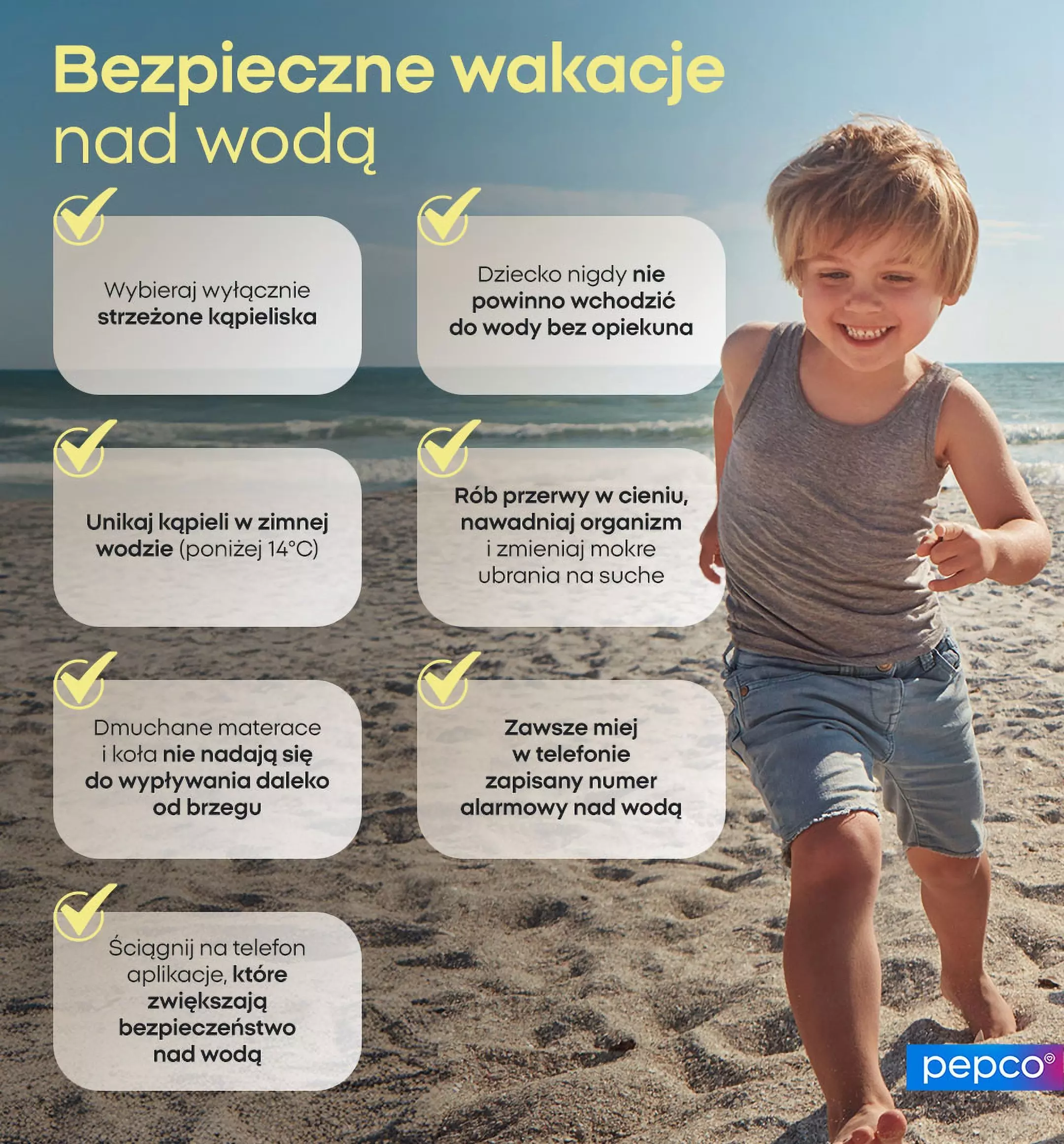 Infografika Pepco przedstawiająca zasady bezpiecznych wakacji nad wodą z dzieckiem bawiącym się na plaży.