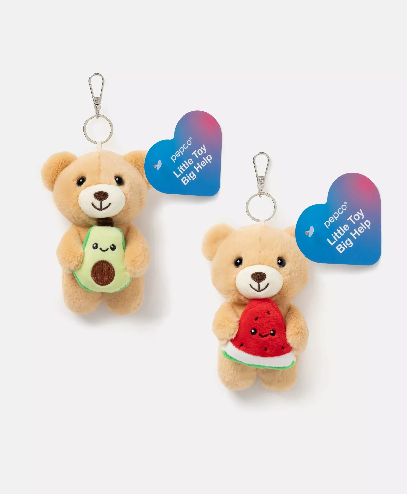Pepco plüss maci kulcstartók avokádó és görögdinnye mintával, szív alakú Little Toy Big Help címkével.