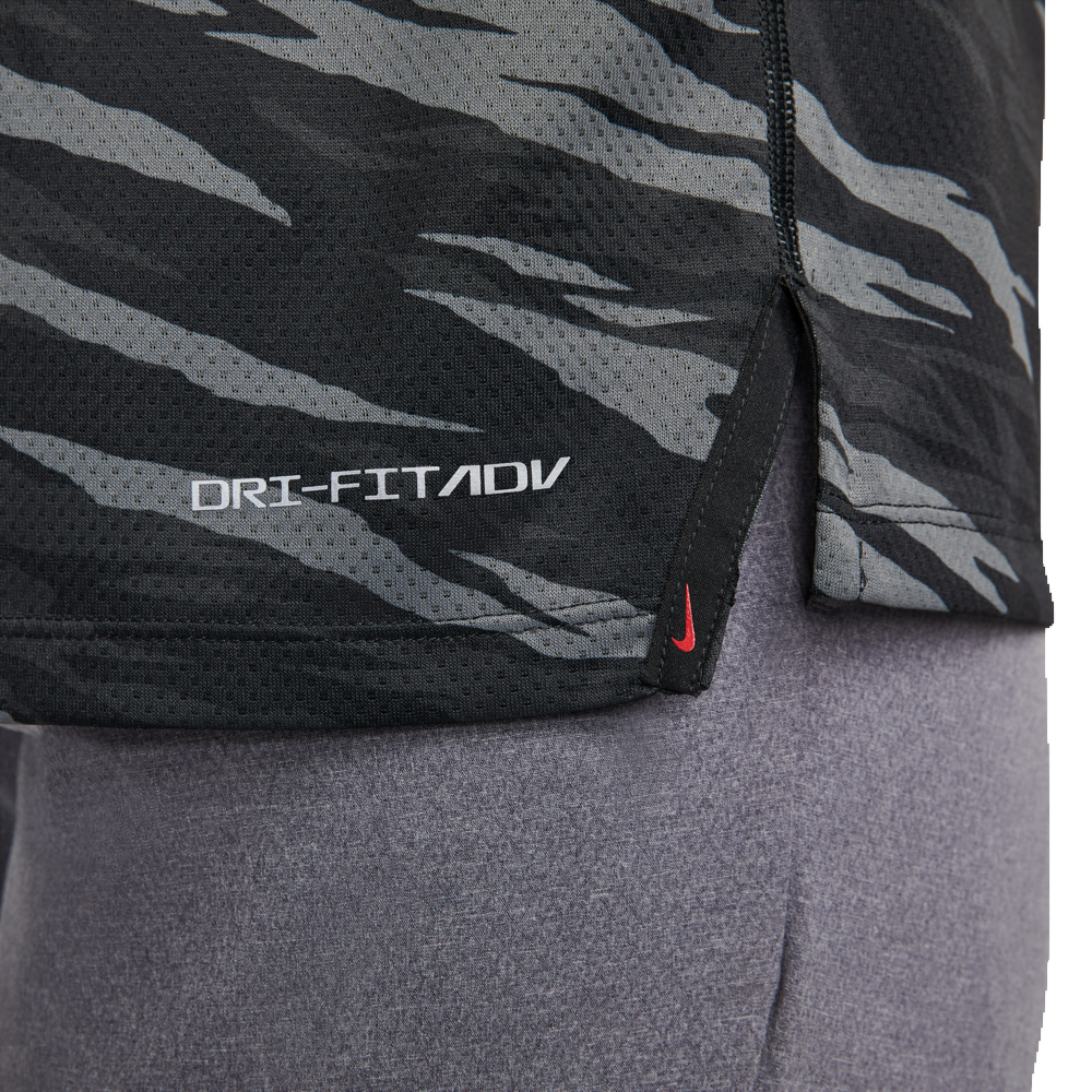 Dri-FIT ADV Tiger Woods Men's Short Sleeve Golf Polo Shirt