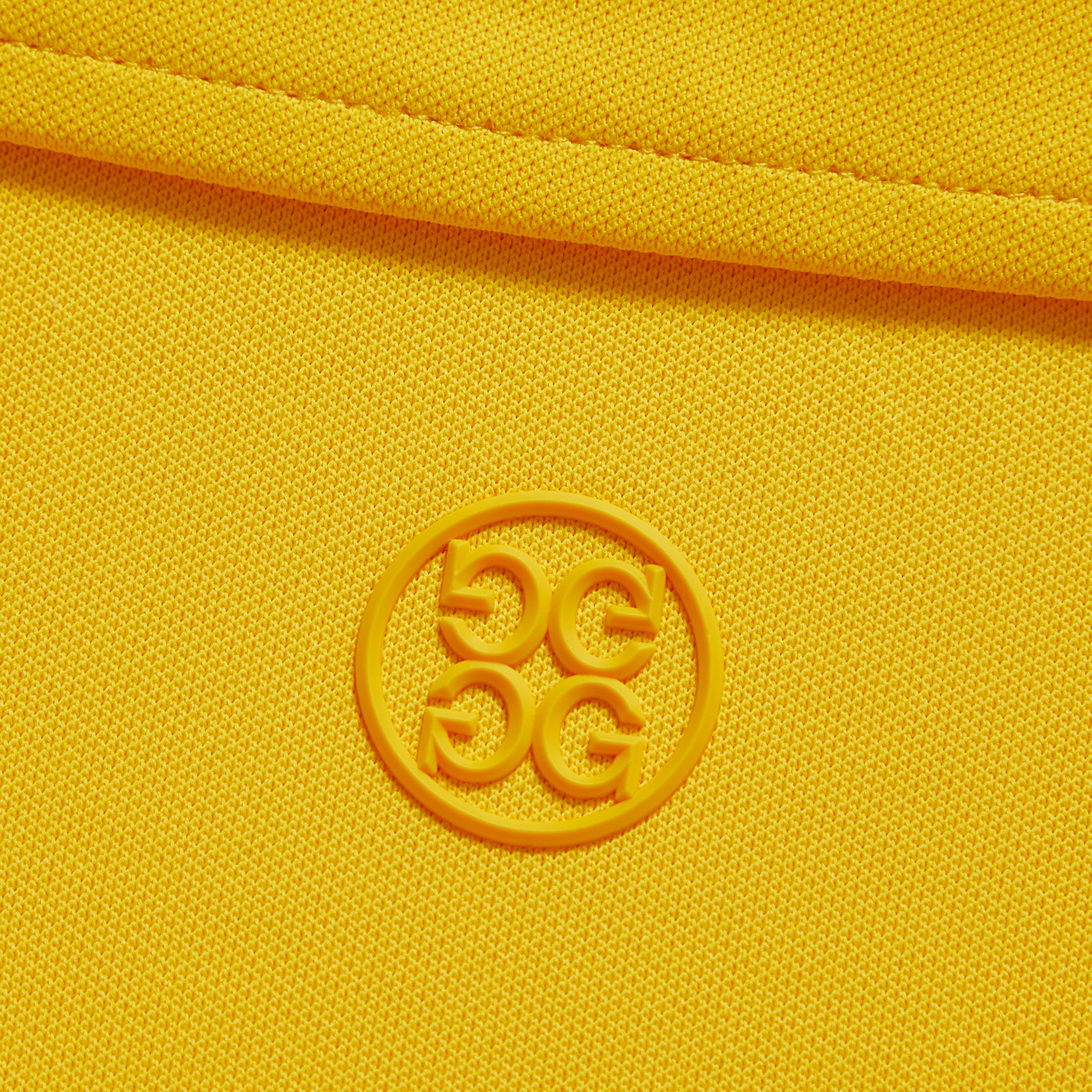 Essential Modern Spread Collar Tech Piqué Slim Fit Polo