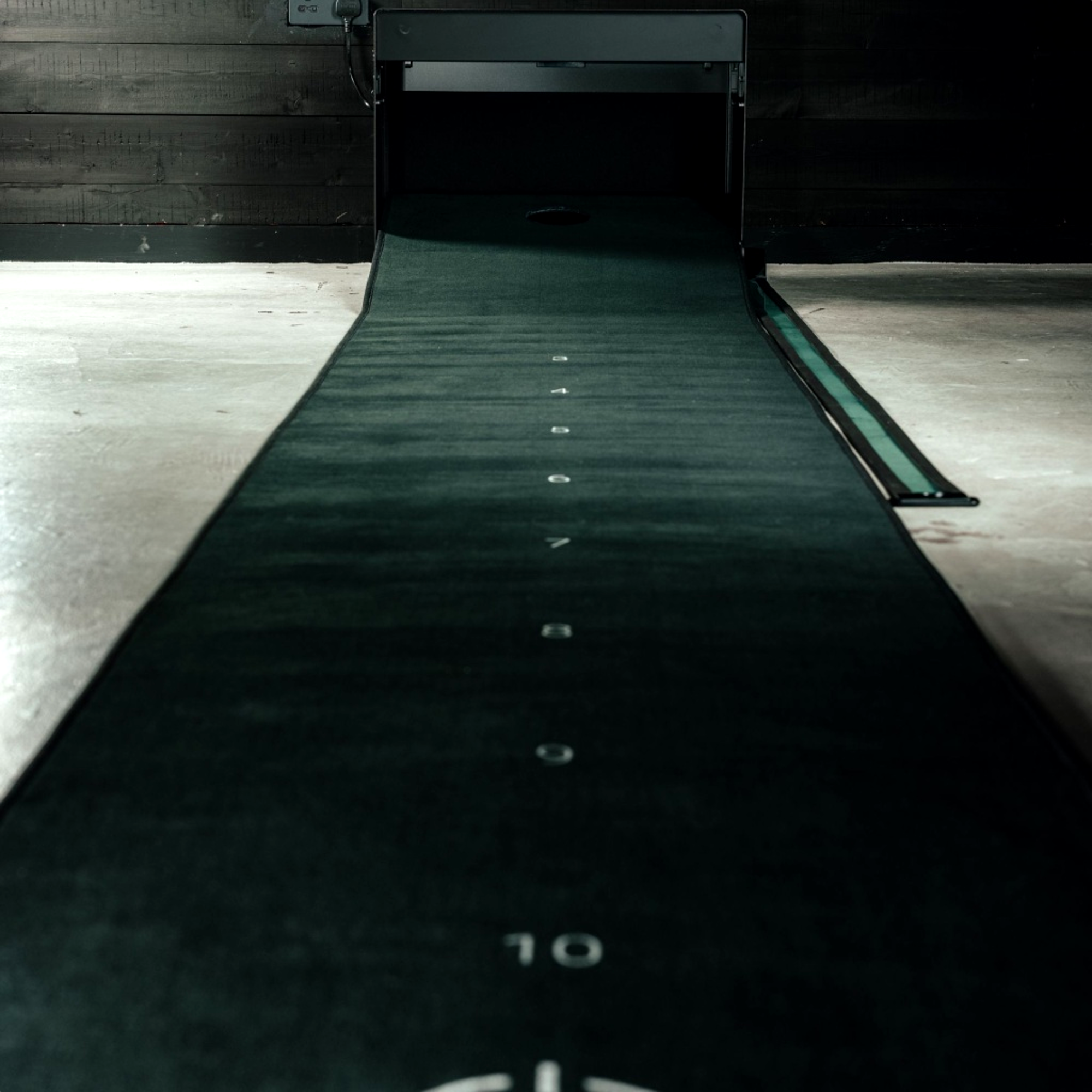 PUTTR AI Powered Putting Green