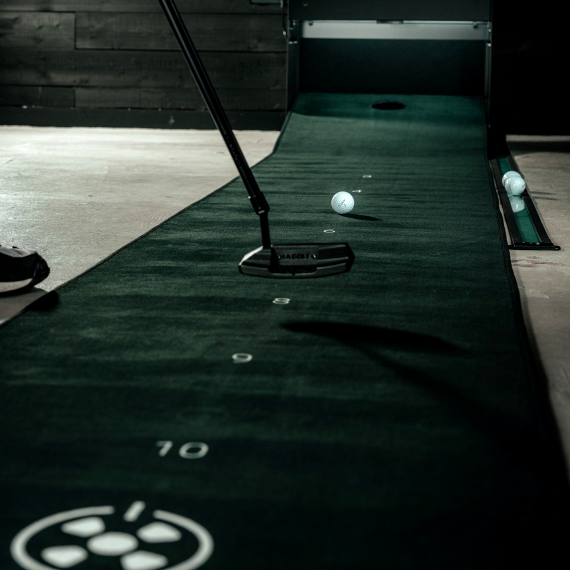 PUTTR AI Powered Putting Green