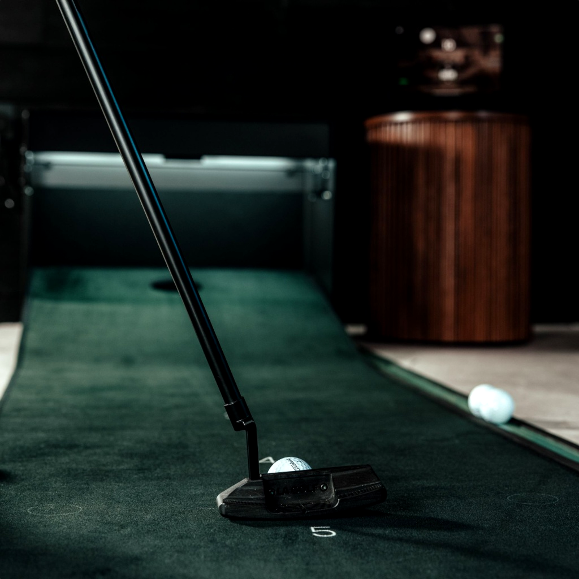 PUTTR AI Powered Putting Green