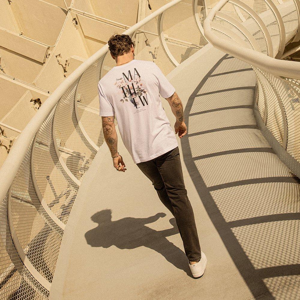 Art Scene Short Sleeve Men's Golf  T-Shirt