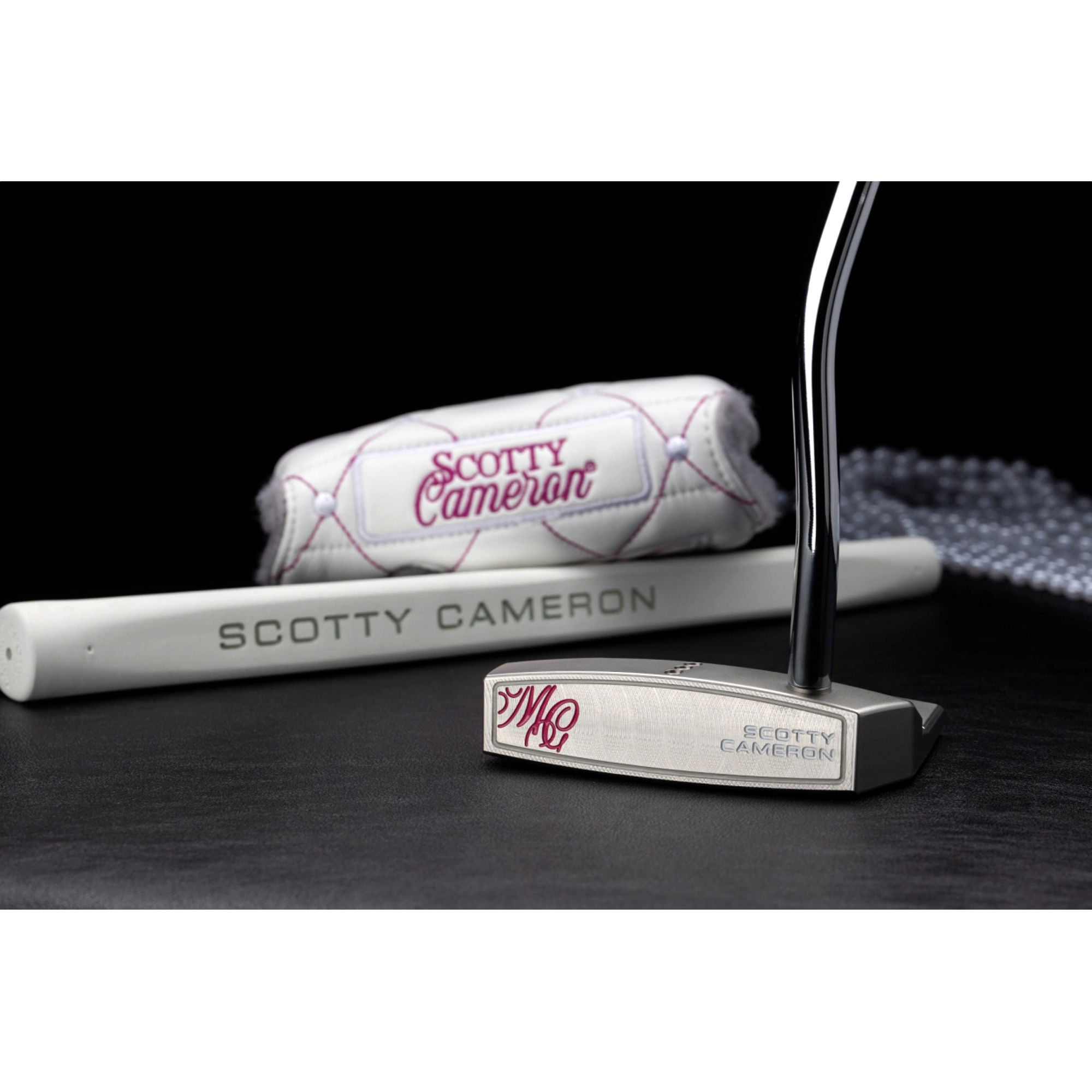 Scotty Cameron 2025 My Girl Limited Pink & Pearls Putter