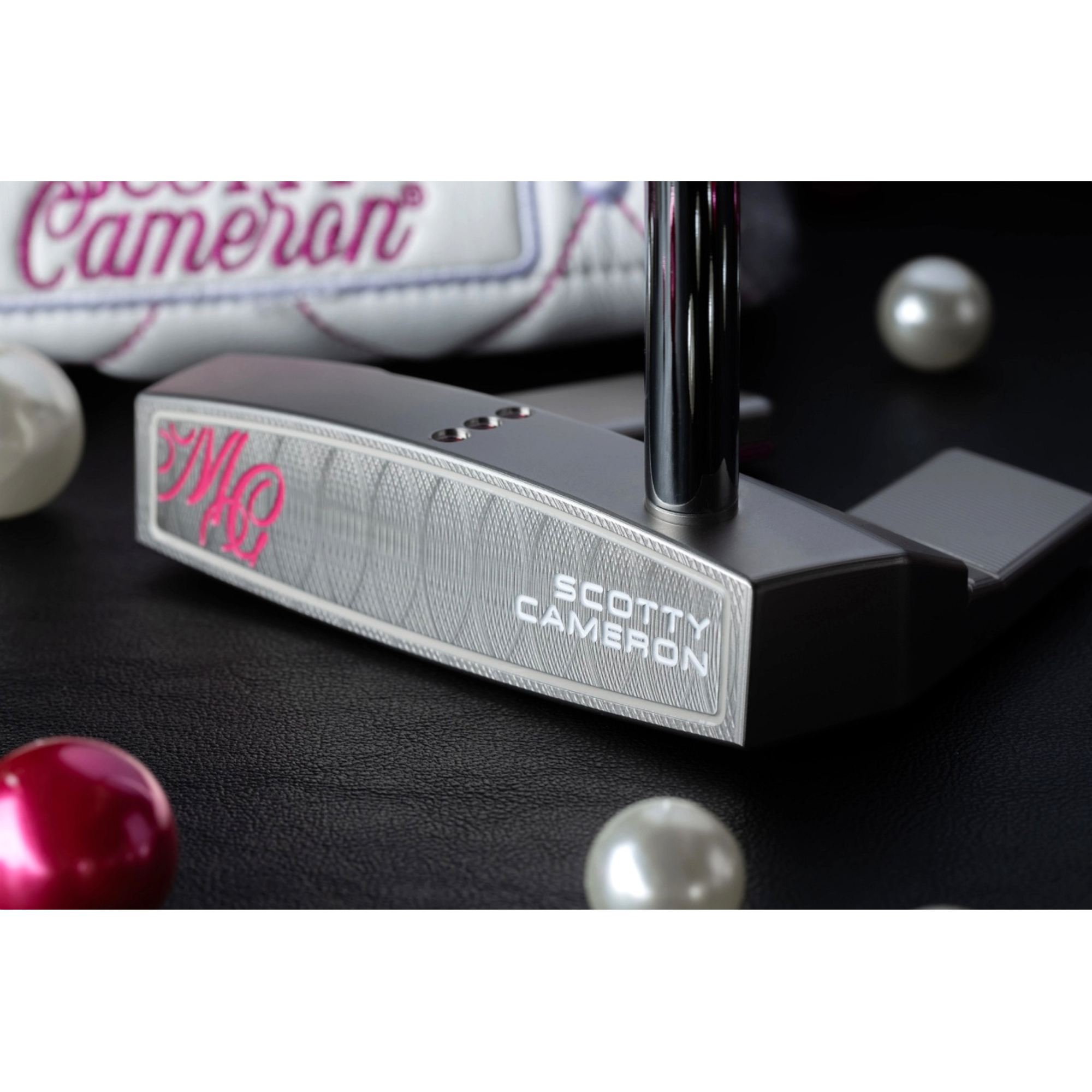 Scotty Cameron 2025 My Girl Limited Pink & Pearls Putter